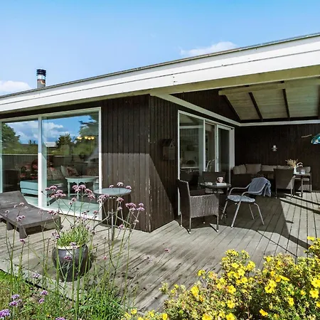 3 Bedroom Stunning In Juelsminde